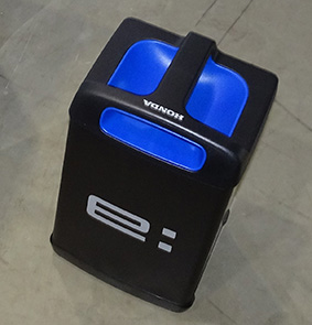 着脱式可搬バッテリー