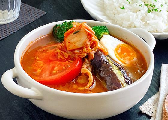 こくうま 豚キムチのスープカレーのイメージ写真